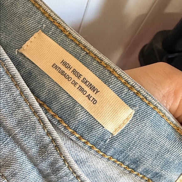 Universal Thread Light Blue Skinny Jeans - Picture 5 of 6